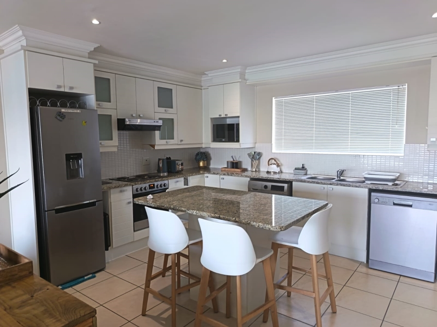 To Let 2 Bedroom Property for Rent in Marina Martinique Eastern Cape